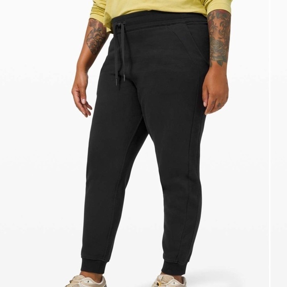 Lululemon Scuba Jogger
Black - Picture 2 of 12